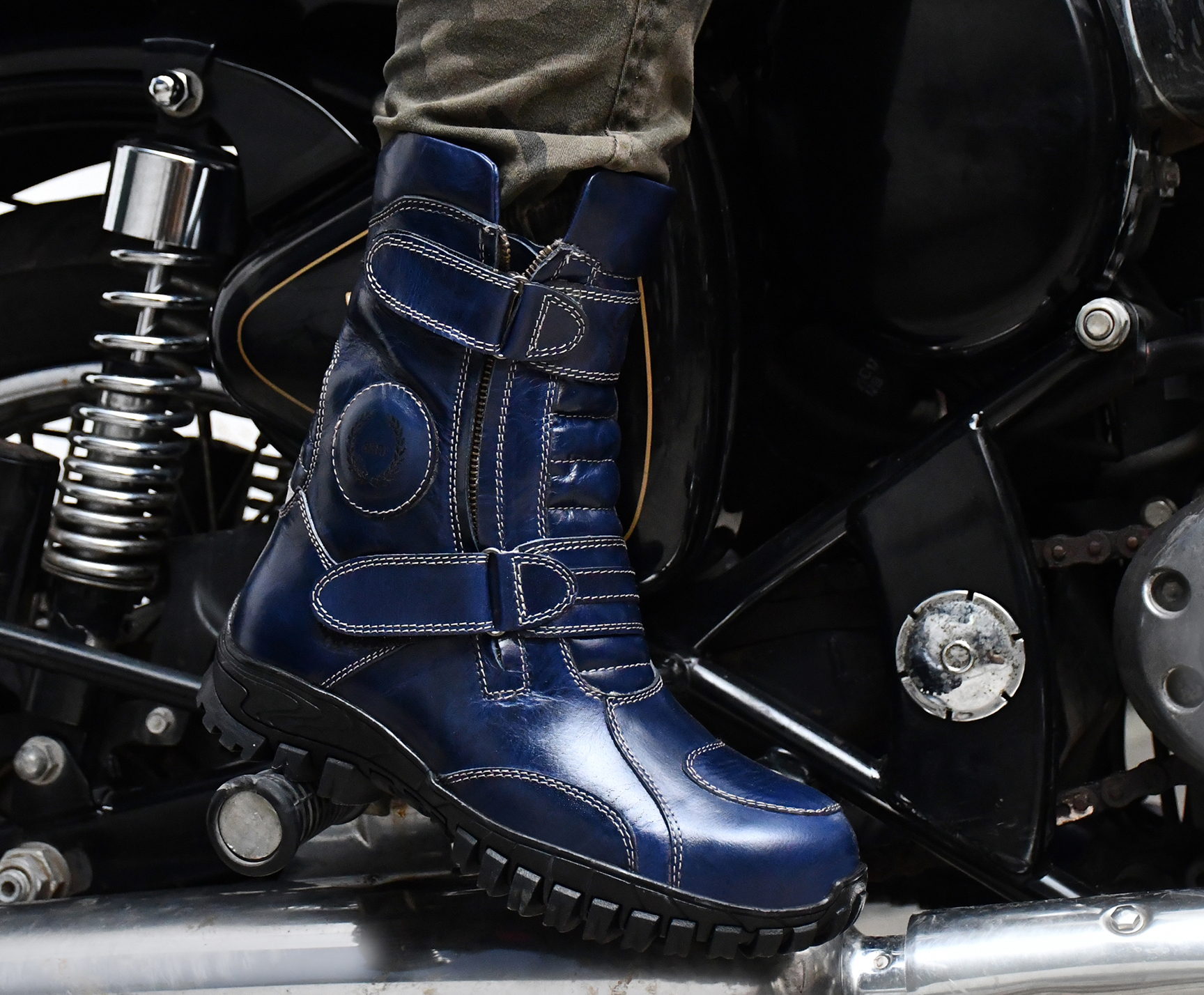 Biker Boots : Blue Rugged leather boots with Steel toe, Gear Shifter pad, light reflector, Ankle Protector & heavy duty Rubber Sole by ASM. Article : 708Blue